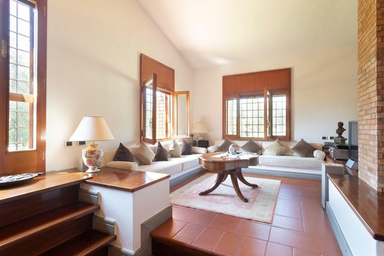 Villa In Via Della Marcigliana Casale Torre San Giovanni Екстер'єр фото