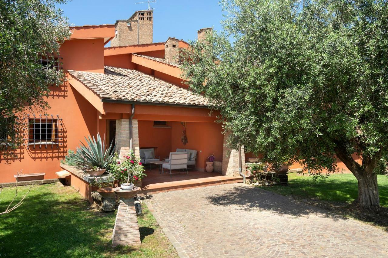 Villa In Via Della Marcigliana Casale Torre San Giovanni Екстер'єр фото