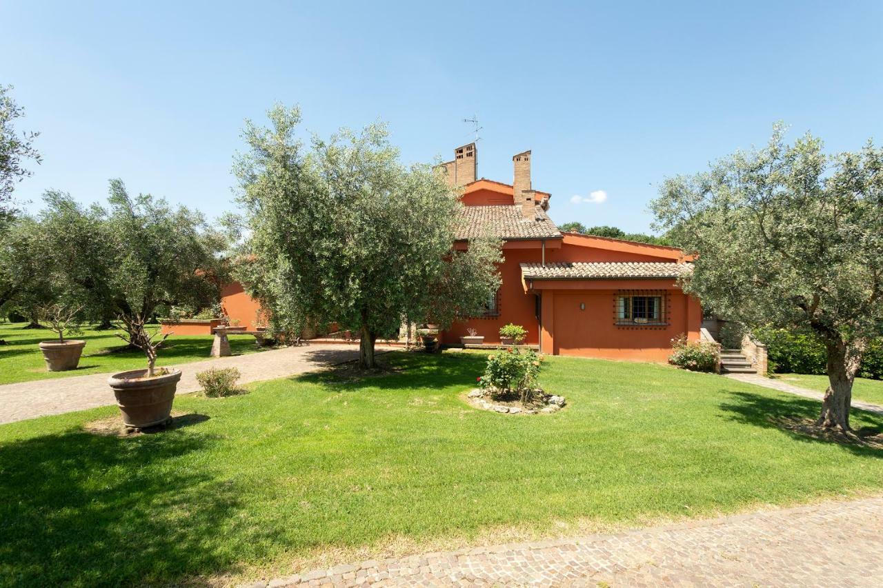 Villa In Via Della Marcigliana Casale Torre San Giovanni Екстер'єр фото