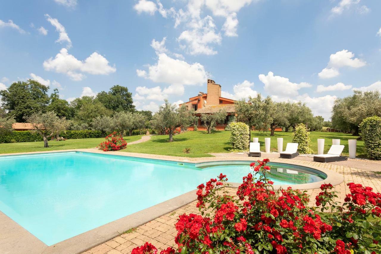 Villa In Via Della Marcigliana Casale Torre San Giovanni Екстер'єр фото