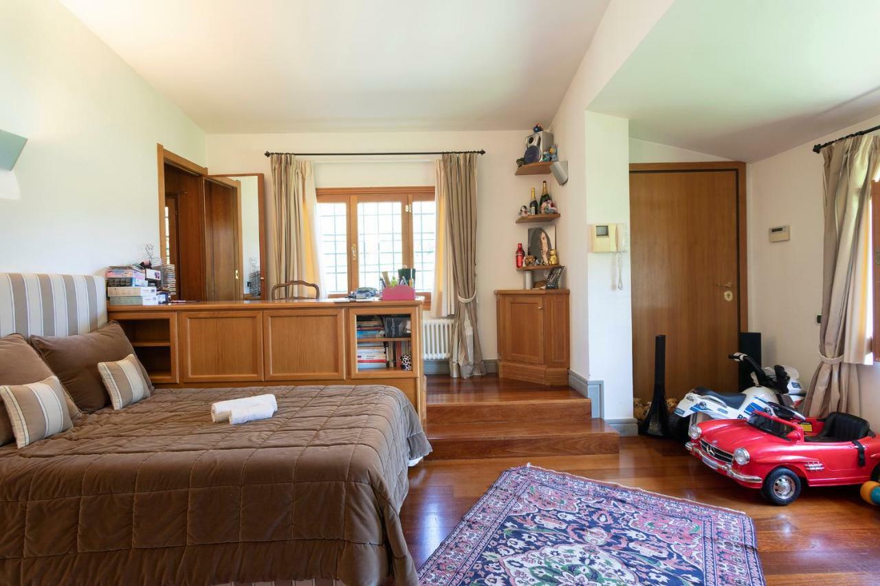Villa In Via Della Marcigliana Casale Torre San Giovanni Екстер'єр фото