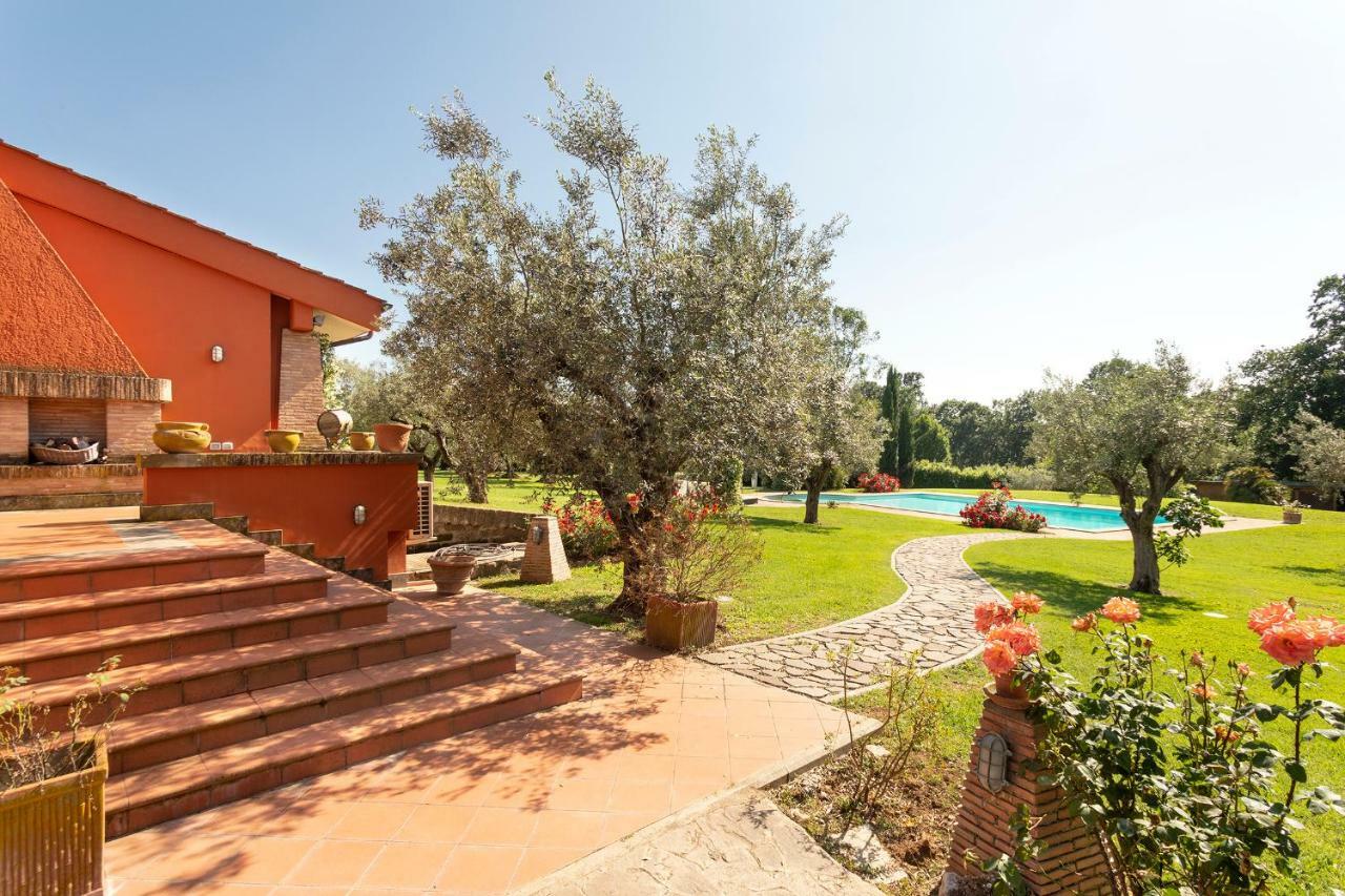 Villa In Via Della Marcigliana Casale Torre San Giovanni Екстер'єр фото