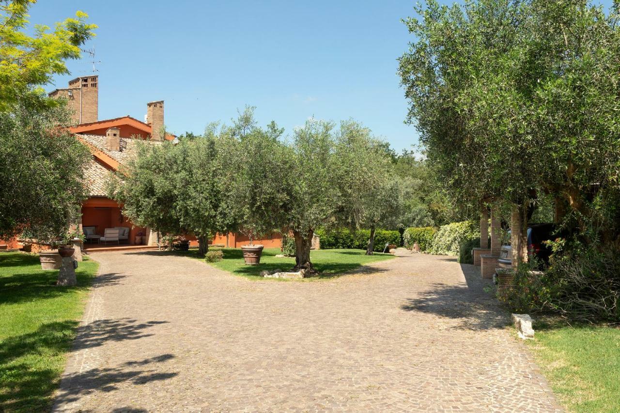 Villa In Via Della Marcigliana Casale Torre San Giovanni Екстер'єр фото
