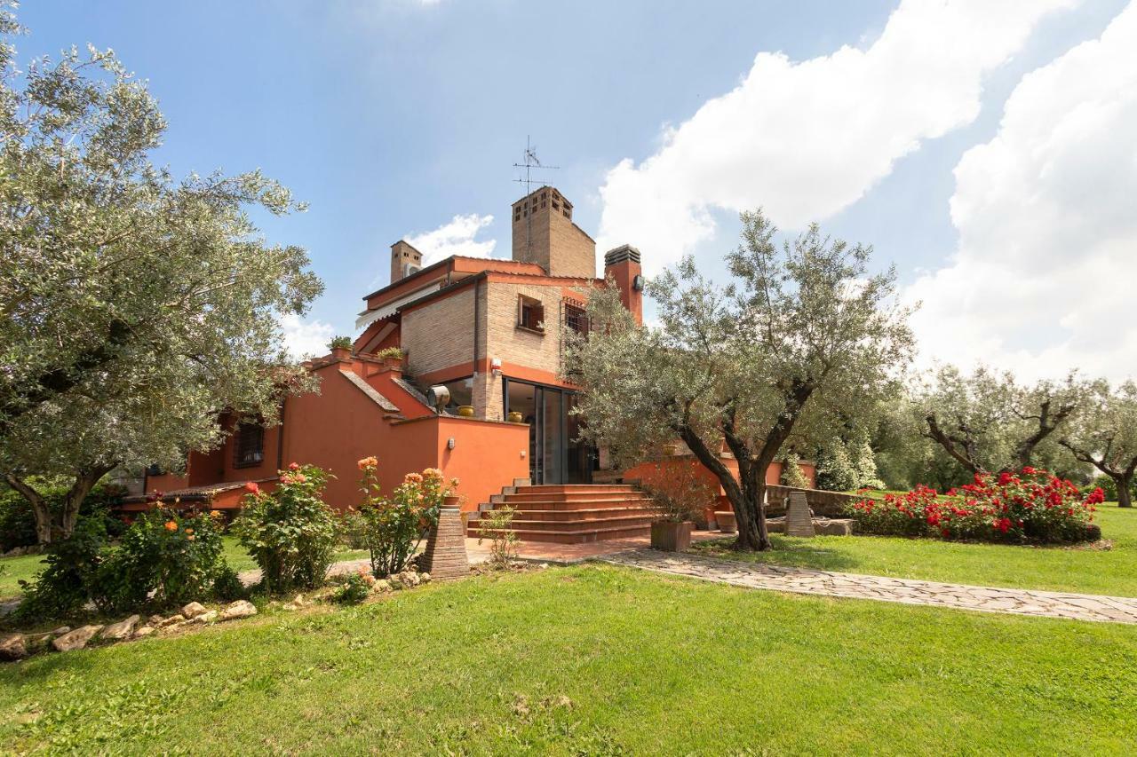 Villa In Via Della Marcigliana Casale Torre San Giovanni Екстер'єр фото